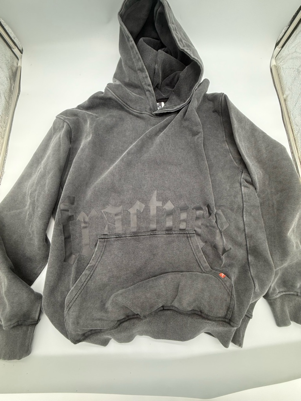 Fracture Kenyon porcelain gun Washed Charcoal Graphic Pullover Hoodie - Men